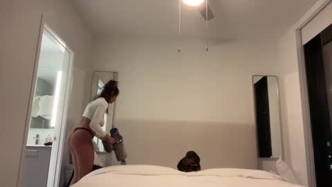 Snapshot of camiliakxoxo chatting on October 2025 12:19:02 AM camiliakxoxo online show from October 2025 12:19:02 AM