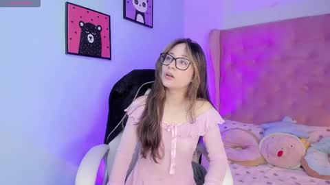 Snapshot of camille_eyes chatting on September 2025 12:32:01 PM camille online show from September 2025 12:32:01 PM