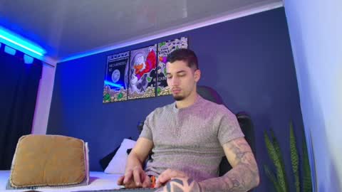 Snapshot of camiloalvarezzz3 chatting on December 2024 12:27:02 PM CAMILO online show from December 2024 12:27:02 PM