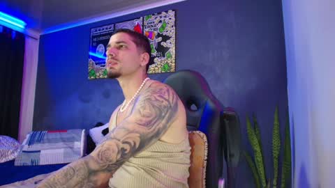 Snapshot of camiloalvarezzz3 chatting on January 2025 01:32:02 AM CAMILO online show from January 2025 01:32:02 AM