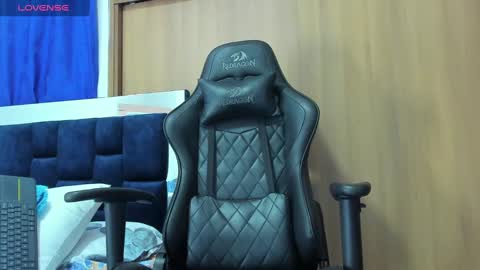 Snapshot of camilobass_ chatting on January 2025 01:22:01 AM Camilo Bass online show from January 2025 01:22:01 AM