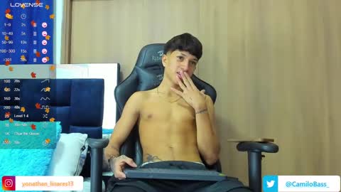 Snapshot of camilobass_ chatting on February 2025 01:31:01 AM Camilo Bass online show from February 2025 01:31:01 AM