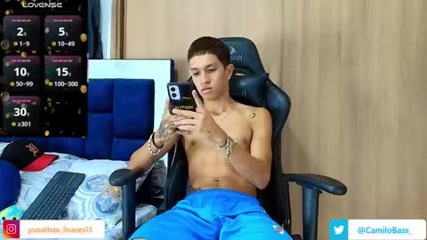 Snapshot of camilobass_ chatting on September 2025 01:17:01 AM Camilo Bass online show from September 2025 01:17:01 AM