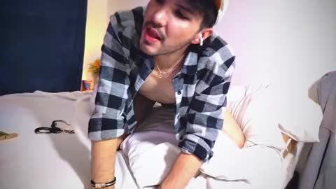 camilo online show from February 2025 01:10:01 AM