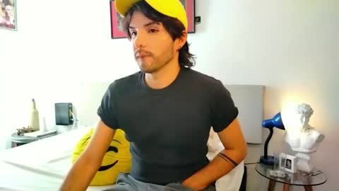 Snapshot of camilosaennz chatting on October 2025 07:13:01 PM camilo online show from October 2025 07:13:01 PM