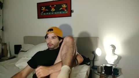 Snapshot of camilosaennz chatting on October 2025 07:30:01 AM camilo online show from October 2025 07:30:01 AM