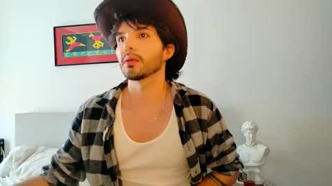 Snapshot of camilosaennz chatting on October 2025 07:05:01 PM camilo online show from October 2025 07:05:01 PM