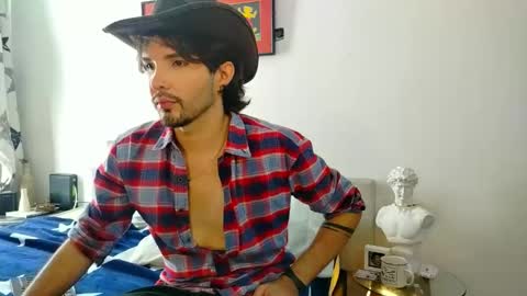 Snapshot of camilosaennz chatting on October 2025 07:04:02 PM camilo online show from October 2025 07:04:02 PM