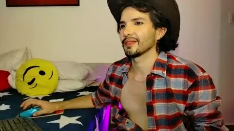 Snapshot of camilosaennz chatting on November 2025 05:06:01 AM camilo online show from November 2025 05:06:01 AM