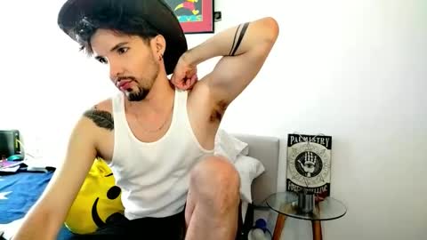 Snapshot of camilosaennz chatting on November 2025 05:00:01 PM camilo online show from November 2025 05:00:01 PM