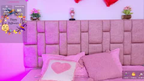 Snapshot of camiluxe chatting on October 2025 12:58:01 PM camiluxe online show from October 2025 12:58:01 PM