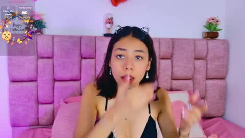 Snapshot of camiluxe chatting on October 2025 12:19:01 PM camiluxe online show from October 2025 12:19:01 PM