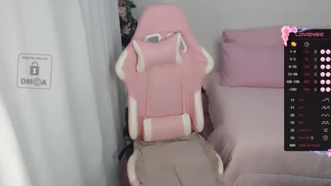 Snapshot of caminicole chatting on December 2024 01:19:01 AM Nicole online show from December 2024 01:19:01 AM