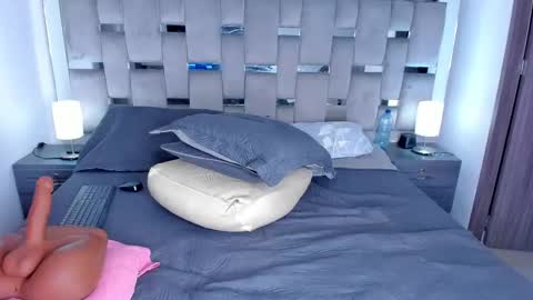 Camila online show from October 2025 01:16:02 AM