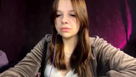 Vicky online show from September 2025 02:21:01 PM