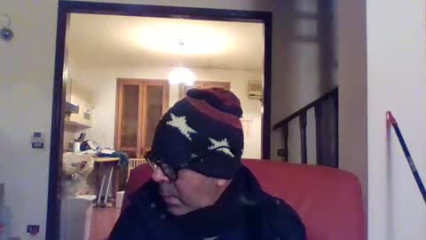 Snapshot of camomilla72 chatting on March 2025 03:44:01 AM Cristian online show from March 2025 03:44:01 AM
