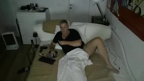 camunication online show from February 2025 09:21:02 PM