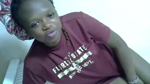 Snapshot of candiemaya chatting on October 2025 03:25:01 PM candiemaya online show from October 2025 03:25:01 PM