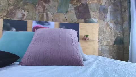 Jolie online show from September 2025 06:57:02 PM