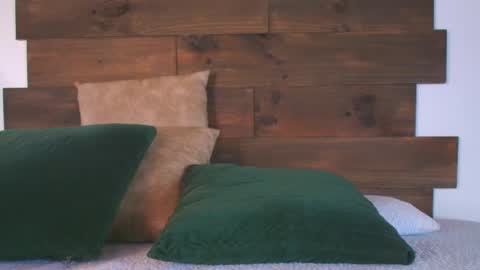 Jolie online show from October 2025 08:14:02 PM