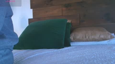 Jolie online show from October 2025 07:51:01 PM