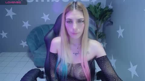 Snapshot of candy_kush_a chatting on November 2025 08:51:01 PM candy_kush_a online show from November 2025 08:51:01 PM