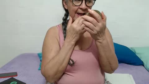 Snapshot of candy_mature_ chatting on October 2025 11:35:01 PM candy online show from October 2025 11:35:01 PM