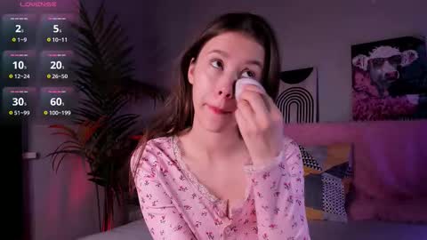 Sandy online show from October 2025 07:25:02 PM