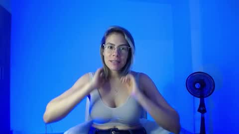 Candy Dowson online show from December 2024 01:14:01 AM