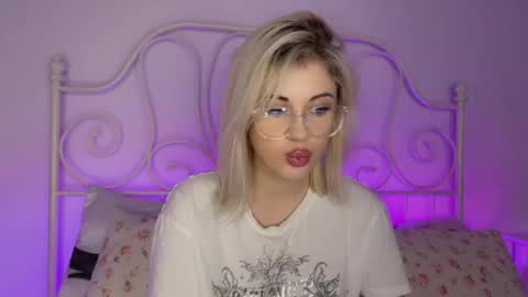 Snapshot of candyhannah chatting on November 2025 04:20:02 PM You can call me HH online show from November 2025 04:20:02 PM