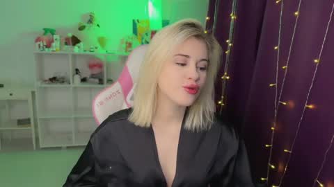 Snapshot of candyhannah chatting on December 2025 05:39:02 PM You can call me HH online show from December 2025 05:39:02 PM