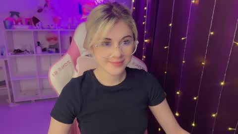 Snapshot of candyhannah chatting on December 2025 07:31:02 PM You can call me HH online show from December 2025 07:31:02 PM