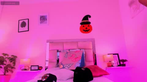 Snapshot of candyygirl_1 chatting on October 2025 07:24:01 PM Candy online show from October 2025 07:24:01 PM