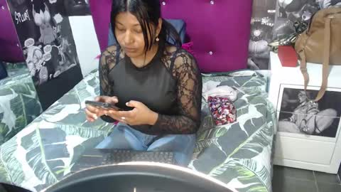 Canela online show from September 2025 07:37:01 PM