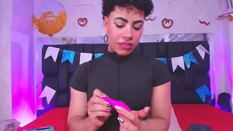 Aura  online show from September 2025 11:58:01 AM