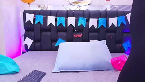 Aura  online show from September 2025 11:59:01 AM