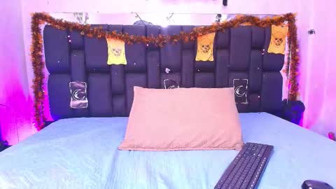 Aura  online show from October 2025 11:55:02 AM