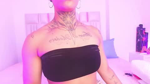 Aura  online show from October 2025 11:58:01 AM