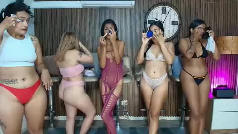 Snapshot of canelasquirtxxx chatting on September 2025 11:04:02 AM Sara online show from September 2025 11:04:02 AM