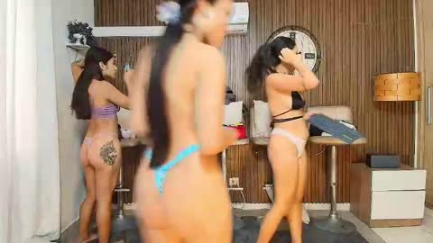 Snapshot of canelasquirtxxx chatting on November 2025 11:21:01 AM Sara online show from November 2025 11:21:01 AM