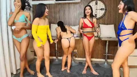 Snapshot of canelasquirtxxx chatting on November 2025 06:41:02 PM Sara online show from November 2025 06:41:02 PM