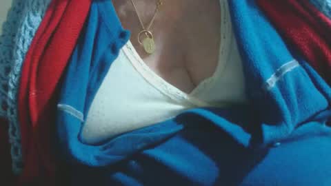 Snapshot of capitanfuturo44 chatting on October 2025 03:00:01 PM Cinzia ex regina online show from October 2025 03:00:01 PM