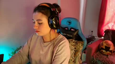 cara890713 online show from February 2025 07:37:02 PM