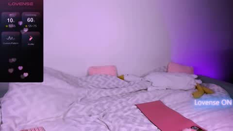 Snapshot of caradelfie chatting on December 2025 12:48:02 AM CaraDelfie online show from December 2025 12:48:02 AM