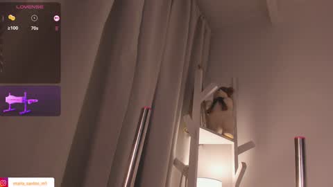 Snapshot of caramel__ chatting on December 2024 01:29:01 AM Mara online show from December 2024 01:29:01 AM