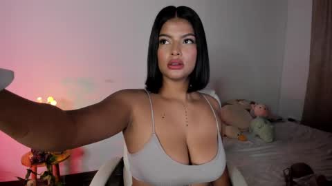 Snapshot of caramelo_xox chatting on February 2025 10:44:02 AM online show from February 2025 10:44:02 AM