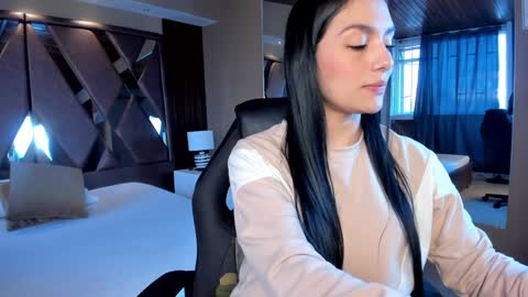 Carina online show from December 2024 11:45:02 AM