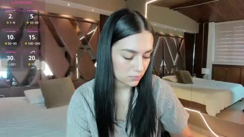 Carina online show from September 2025 12:39:02 PM