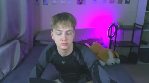 Carl online show from December 2024 05:00:01 PM