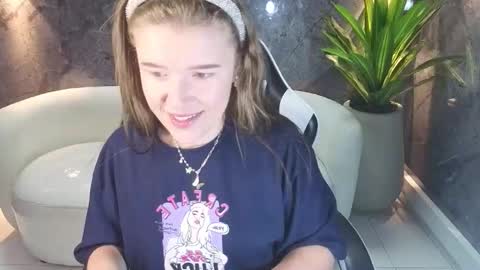 Snapshot of carla_tp chatting on November 2025 12:51:02 PM Carla online show from November 2025 12:51:02 PM